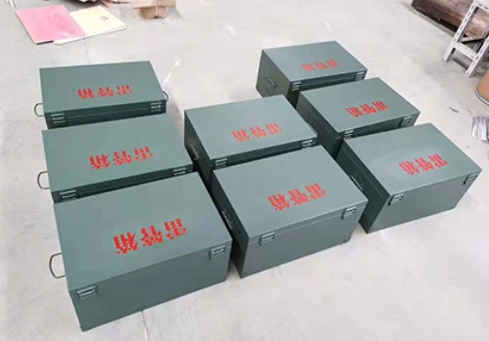 临海炸药箱和雷管箱一般是怎么存放的？